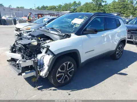 3C4NJDCN1PT536177 — 2023 Jeep Compass, zdjęcie 2 z IAAI, Przód