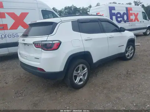 3C4NJDBNXPT559183 — 2023 Jeep Compass, фото 4 с аукциона IAAI, ПЕРЕДНЯЯ ЧАСТЬ