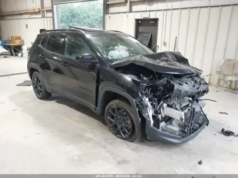 3C4NJDBN0PT534597 — 2023 Jeep Compass, Передня частина (Front End), фото до ремонту