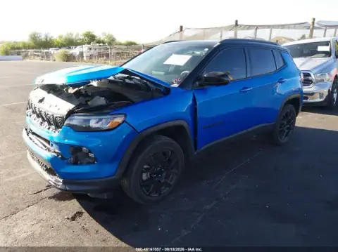 3C4NJDBN8PT569338 — 2023 Jeep Compass, photo 2 from IAAI, Front end