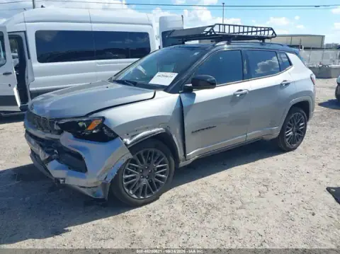 3C4NJDCN8PT556054 — 2023 Jeep Compass, photo 2 from IAAI, Front end