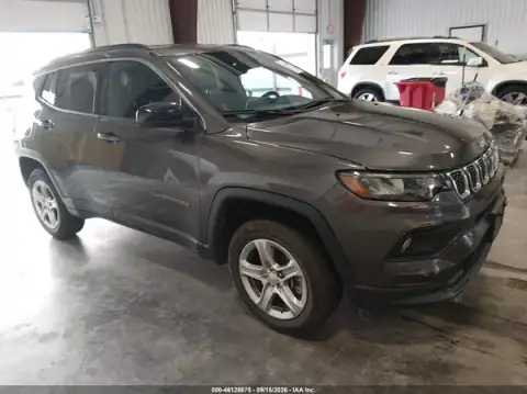 3C4NJDBNXRT603704 — 2024 Jeep Compass, Parte delantera (Front End), fotos antes de reparar