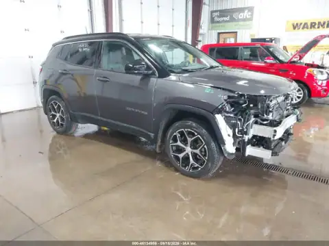 3C4NJDCN1RT176461 — 2024 Jeep Compass, Передня частина (Front End), фото до ремонту