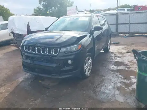 3C4NJDBN4RT584406 — 2024 Jeep Compass, фото 2 з IAAI, Передня частина