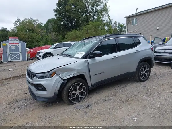 3C4NJDCN4RT130610 — 2024 Jeep Compass, photo 2 from IAAI, Rollover