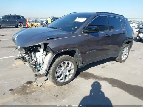 3C4NJDFN9RT153859 — 2024 Jeep Compass, фото 2 з IAAI, Передня частина