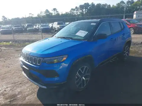 3C4NJDCN4ST614122 — 2025 Jeep Compass, photo 2 from IAAI 25.09.2026, Mechanical damage