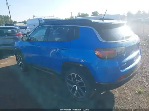 3C4NJDCN4ST614122 — 2025 Jeep Compass, photo 3 from IAAI 25.09.2026, Mechanical damage