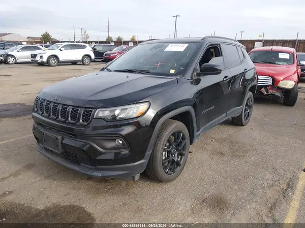 3C4NJDBN0ST609937 — 2025 Jeep Compass, zdjęcie 2 z IAAI, Tył