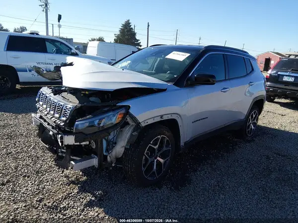 3C4NJDCN0ST512235 — 2025 Jeep Compass, zdjęcie 2 z IAAI, Przód