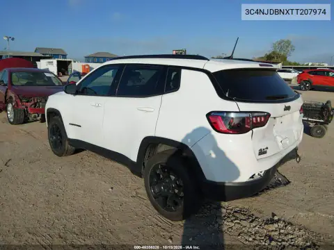 3C4NJDBNXTT207974 — 2026 Jeep Compass, zdjęcie 4 z IAAI, Tył