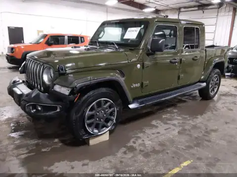 1C6HJTFG5ML565703 — 2021 Jeep Gladiator, photo 2 from IAAI 06.10.2026, Left front