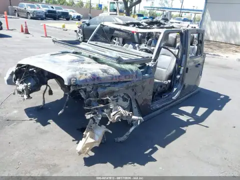 1C6JJTBG2ML572891 — 2021 Jeep Gladiator, photo 2 from IAAI, Not reported