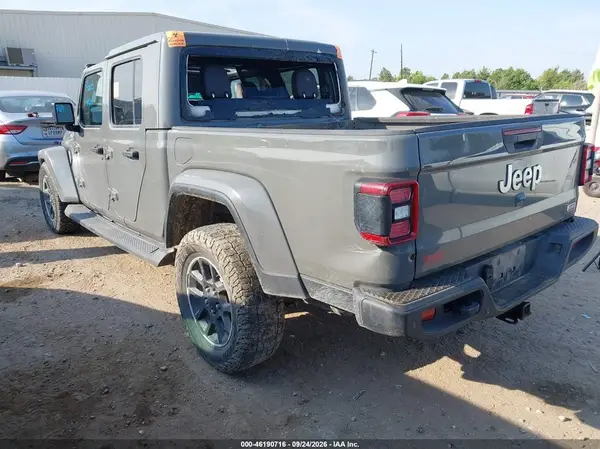 1C6HJTFG2ML507788 — 2021 Jeep Gladiator, photo 3 from IAAI, Biohazard / chemical