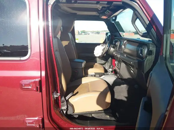 1C6JJTBG7ML518633 — 2021 Jeep Gladiator, photo 4 from IAAI, Front end