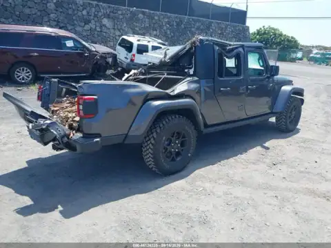 1C6PJTAG6TL176599 — 2026 Jeep Gladiator, zdjęcie 4 z IAAI, Dach