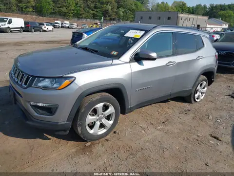 3C4NJDBB7HT660415 — 2017 Jeep New Compass Latitude 4X4, zdjęcie 2 z IAAI 23.10.2026, Prawy bok