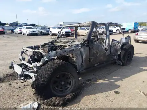 1C4JJXFM6MW866485 — 2021 Jeep Wrangler, photo 2 from IAAI, Complete burn