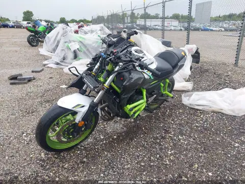 ML5EREK16MDA41033 — 2021 Kawasaki ER650 K, photo 2 from IAAI 27.10.2026, Front end