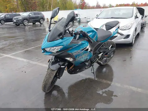 JKAEXKG11MDAA2942 — 2021 Kawasaki EX400, zdjęcie 2 z IAAI 23.10.2026, Lewy bok