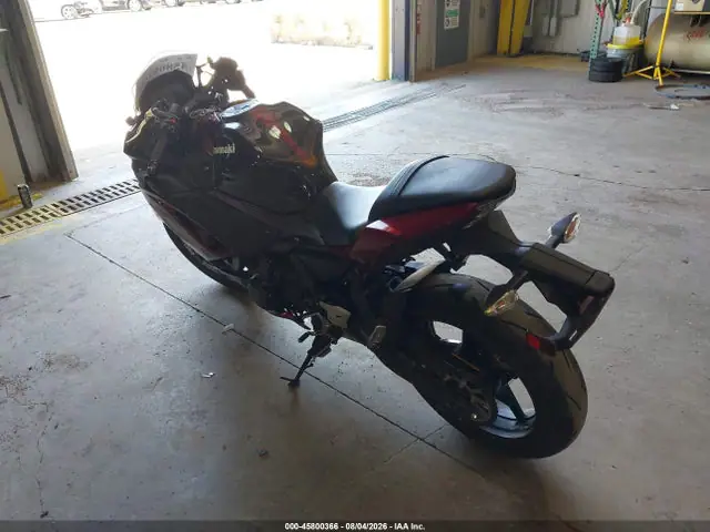 ML5EXEM13MDA30896 — 2021 Kawasaki EX650 M, фото 3 з IAAI 30.09.2026, Правий бік