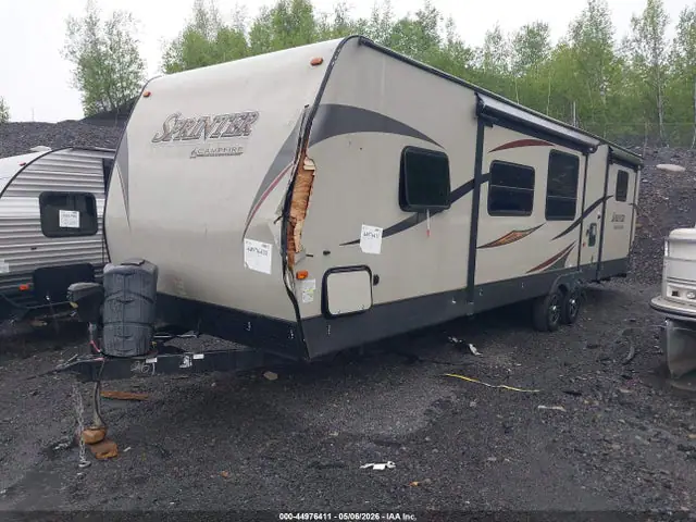 4YDT31B28F1533061 — 2015 Keystone Sprinter, photo 2 from IAAI 06.10.2026, Left and right sides