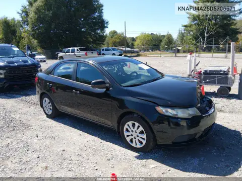 KNAFU4A25D5706571 — 2013 Kia Forte, Front end, before-repair photos