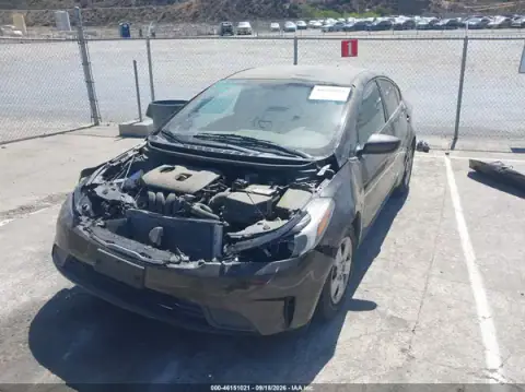 3KPFL4A70HE116399 — 2017 Kia Forte, photo 2 from IAAI, Front end