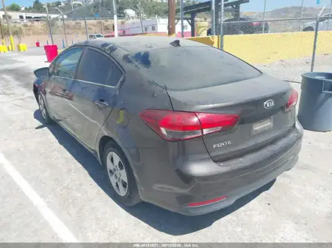 3KPFL4A70HE116399 — 2017 Kia Forte, photo 3 from IAAI, Front end