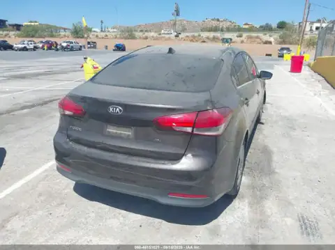 3KPFL4A70HE116399 — 2017 Kia Forte, photo 4 from IAAI, Front end