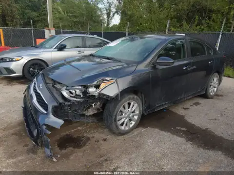 3KPF24ADXME264417 — 2021 Kia Forte, photo 2 from IAAI, Right side