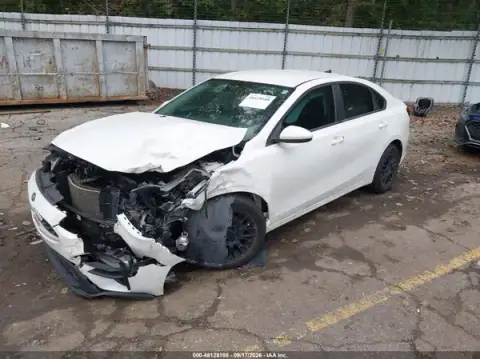3KPF24AD0ME345152 — 2021 Kia Forte, фото 2 с аукциона IAAI 19.10.2026, передняя часть слева