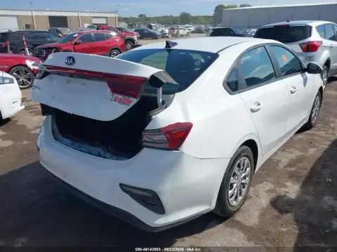 3KPF24AD7ME302153 — 2021 Kia Forte, ფოტო 4, IAAI, უკანა ნაწილი