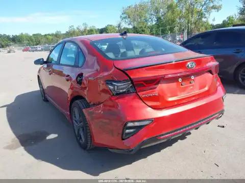 3KPF34AD5ME403656 — 2021 Kia Forte, фото 3 з IAAI, Задня частина зліва