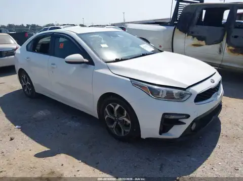 3KPF24AD6ME330087 — 2021 Kia Forte, Левый and правый бока (Left & Right Side), before-repair photos