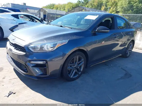 3KPF34AD2ME400102 — 2021 Kia Forte, zdjęcie 2 z IAAI, Przód