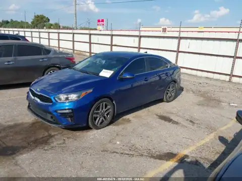 3KPF54AD7ME410618 — 2021 Kia Forte, фото 2 з IAAI, Передня частина справа