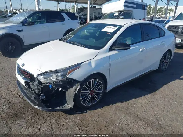 3KPF44AC4ME399751 — 2021 Kia Forte, photo 2 from IAAI, Front end