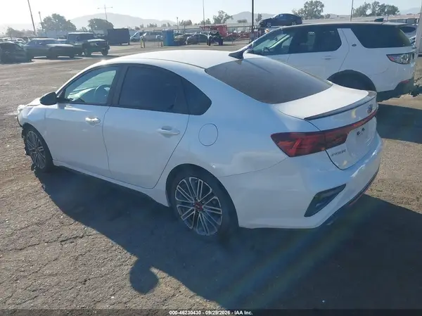 3KPF44AC4ME399751 — 2021 Kia Forte, photo 3 from IAAI, Front end