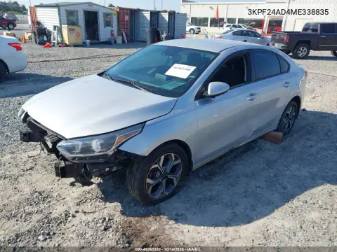 3KPF24AD4ME338835 — 2021 Kia Forte, foto 2 de IAAI, Parte delantera