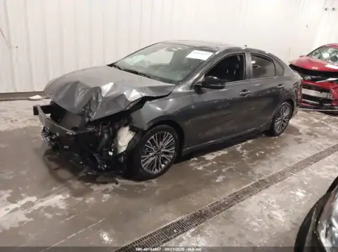 3KPF54AD9RE764597 — 2024 Kia Forte, foto 2 de IAAI, Parte delantera
