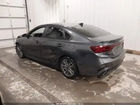 3KPF54AD9RE764597 — 2024 Kia Forte, foto 3 de IAAI, Parte delantera