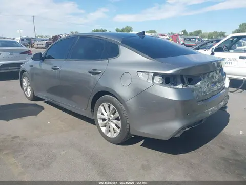 2018 KIA OPTIMA EX VIN 5XXGU4L32JG190819 фото 3