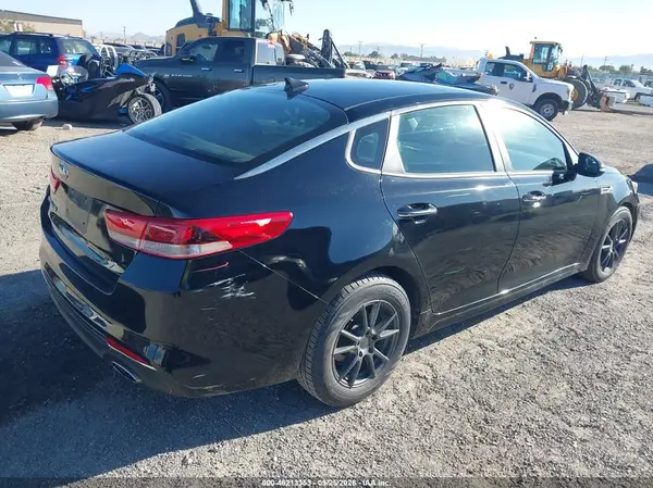5XXGT4L39GG099025 — 2016 Kia Optima, photo 4 from IAAI, Front end
