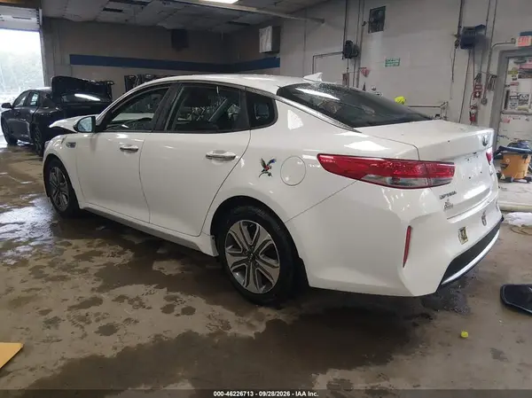 KNAGU4LE1H5012879 — 2017 Kia Optima, photo 3 from IAAI, Front end