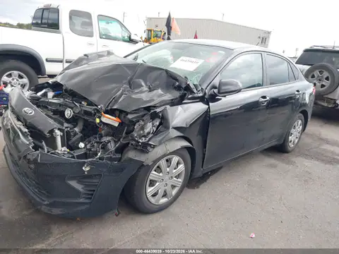 3KPA24AD9ME411966 — 2021 Kia Rio, foto 2 de IAAI, Parte delantera