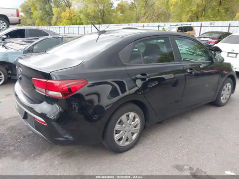 3KPA24AD9ME411966 — 2021 Kia Rio, foto 4 de IAAI, Parte delantera