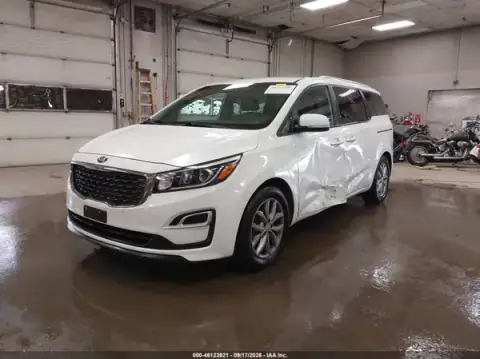 KNDMB5C18K6510853 — 2019 Kia Sedona, фото 2 з IAAI, Лівий бік