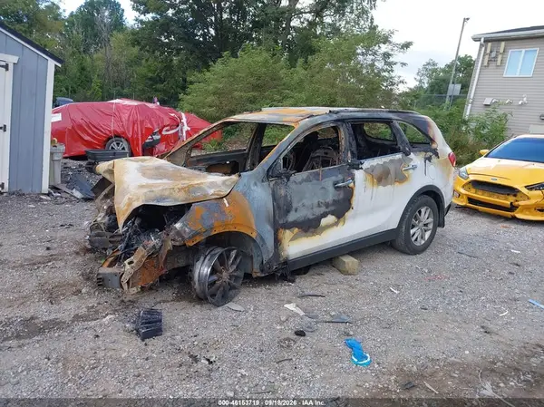 5XYPGDA39GG042116 — 2016 Kia Sorento, фото 2 з IAAI 06.10.2026, Повна пожежа
