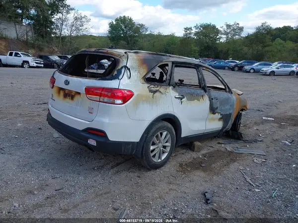 5XYPGDA39GG042116 — 2016 Kia Sorento, фото 4 з IAAI 06.10.2026, Повна пожежа